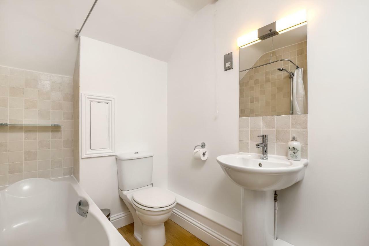 Gorgeous Apartment In The Centre Of Winchester Exterior foto